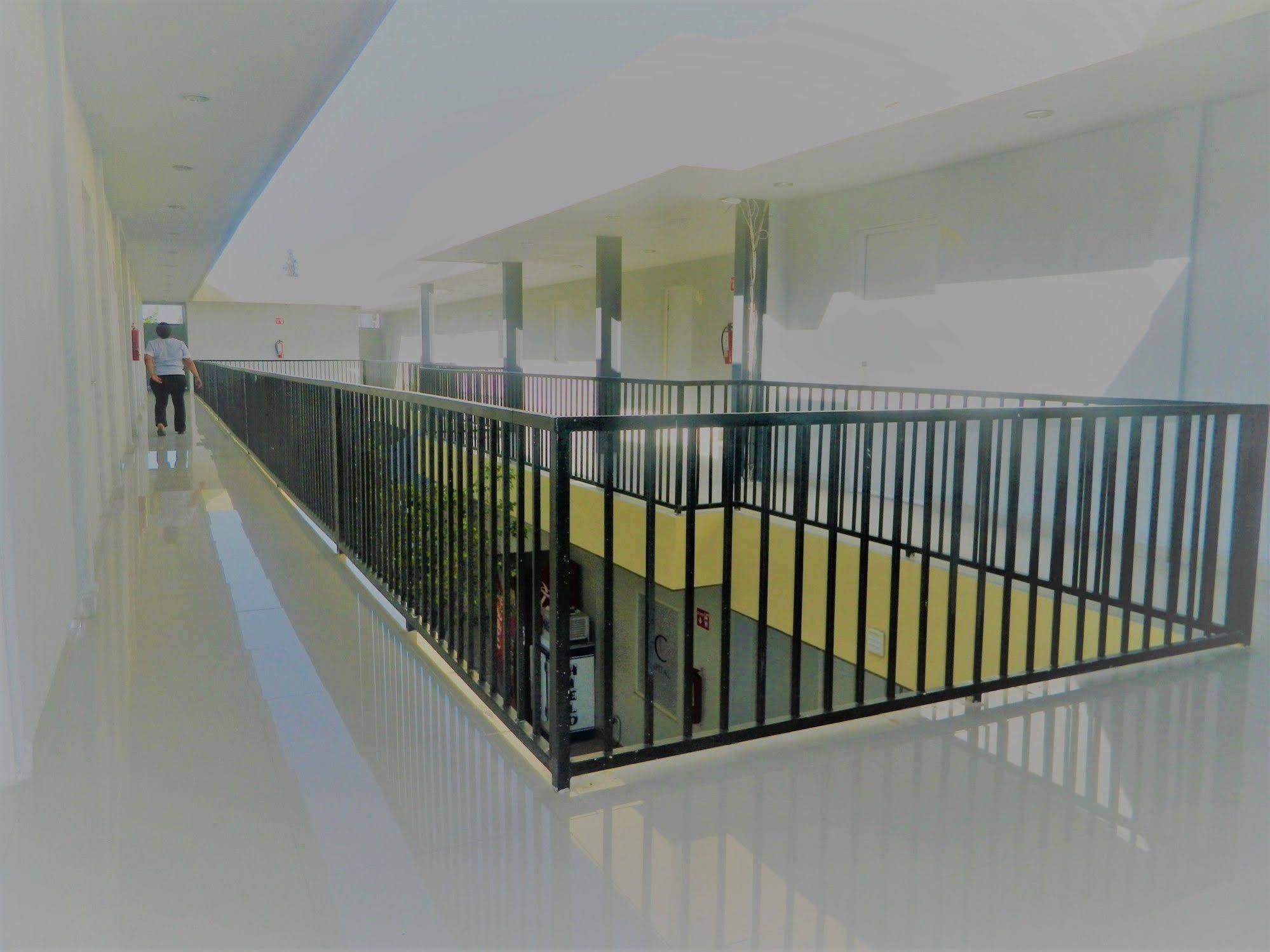 Capital Hotel มอนโกลวา ภายนอก รูปภาพ